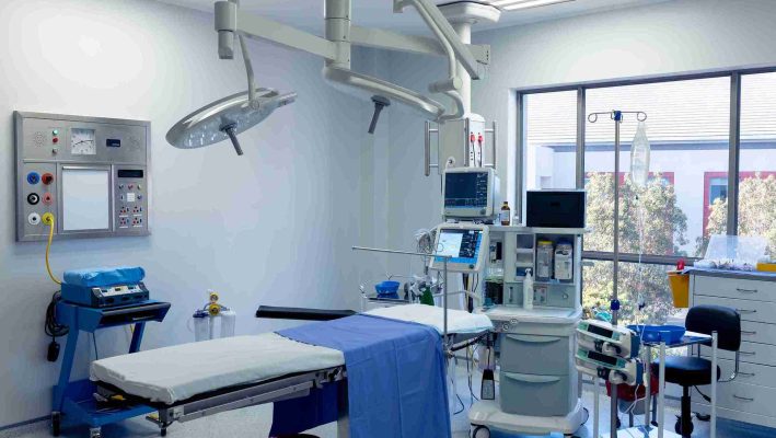 medical-equipment-technology-lighting-operating-table-empty-hospital-operating-theatre_11zon